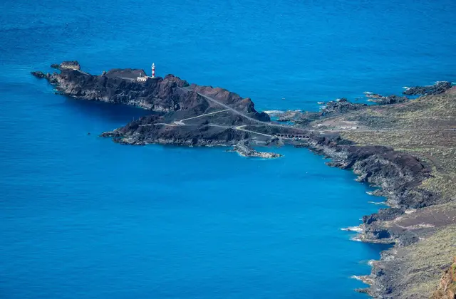 Punta de Teno met de vuurtoren op de noordwestpunt van Tenerife